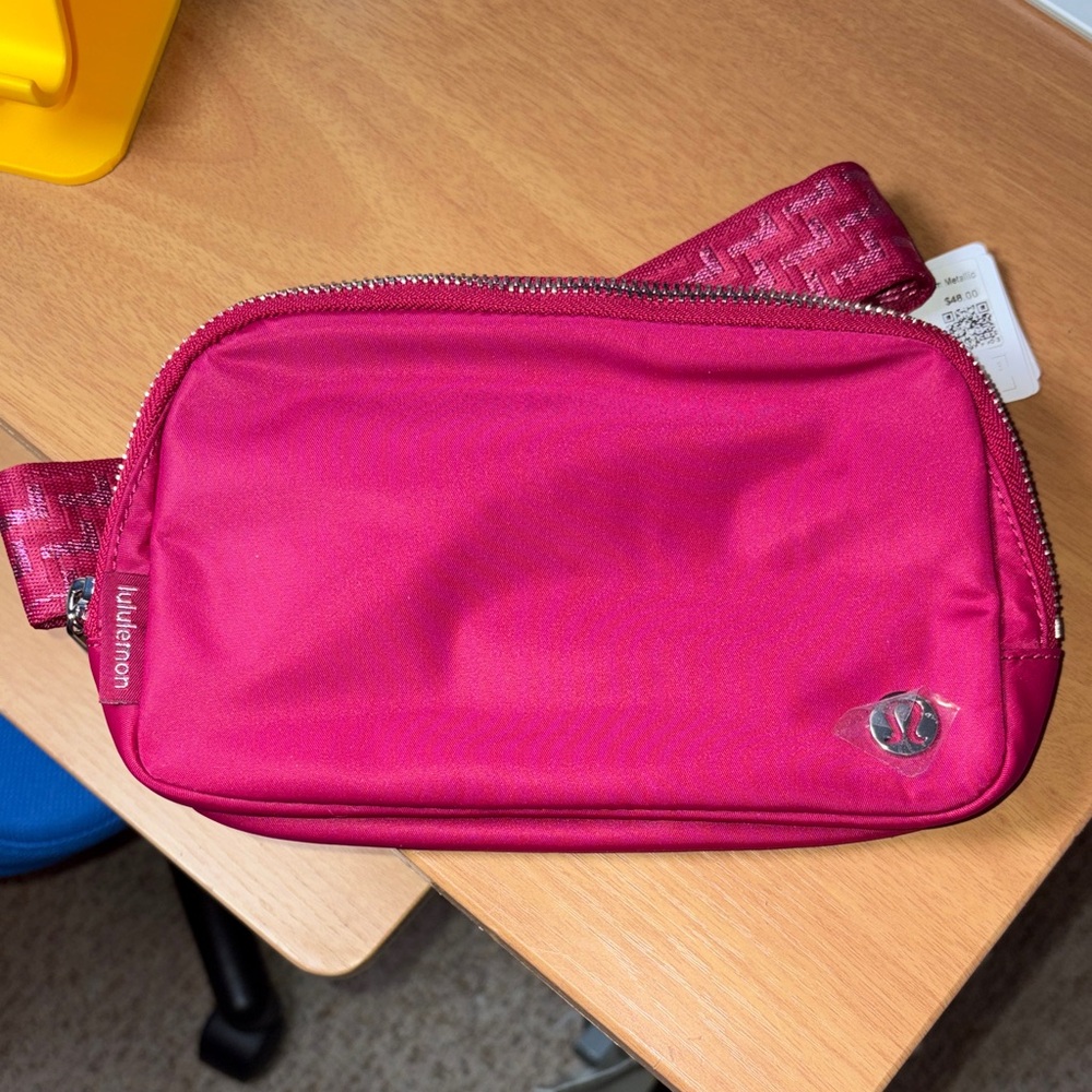 Lululemon Everywhere Belt Bag 1L NWT L Monogram Metallic. BRML/SLVR